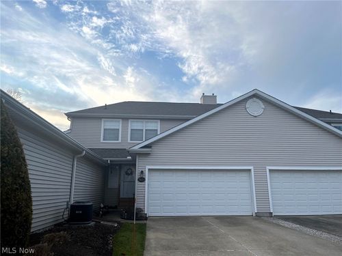 7567 Monterey Bay Dr, Mentor-On-The-Lake, OH, 44060-9020 | Card Image