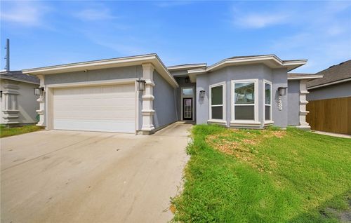 2433 Manuel Ln, Corpus Christi, TX, 78414-1401 | Card Image