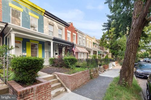 225 14th Pl Ne, WASHINGTON, DC, 20002-6407 | Card Image