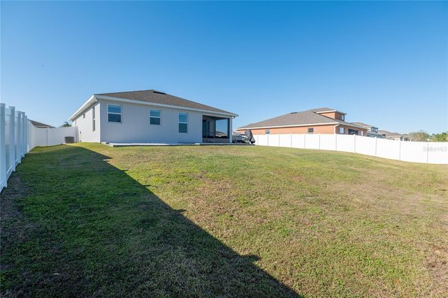 13233 Lake Yale View Loop, House other with 3 bedrooms, 2 bathrooms and null parking in GRAND ISLAND FL | Image 17