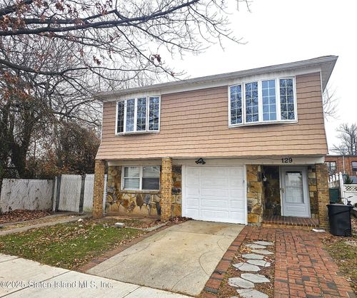 129 Forest St, Staten Island, NY, 10314-3827 | Card Image