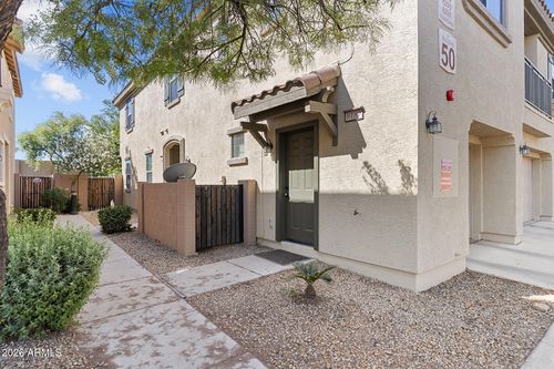 8189 W Groom Creek Rd, Phoenix, AZ, 85043-1138 | Card Image