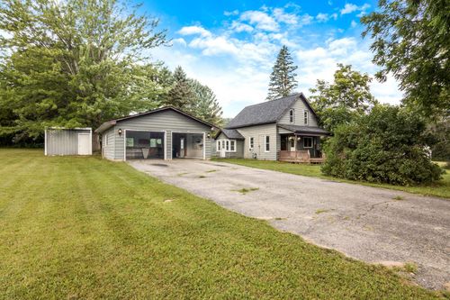 2211 Howard St, Central Lake, MI, 49622-5112 | Card Image