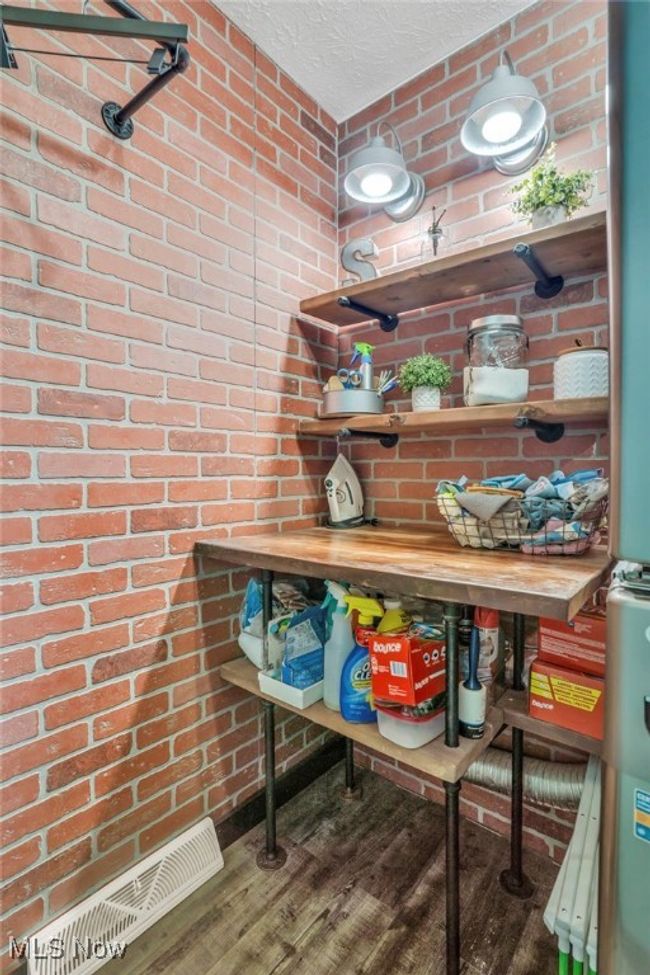 Pantry featuring visible vents | Image 19