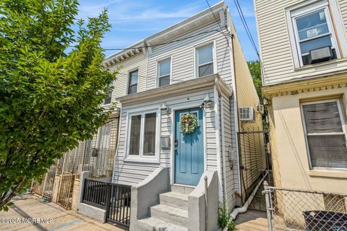 141 Van Horne St, Jersey City, NJ, 07304-3319 | Card Image