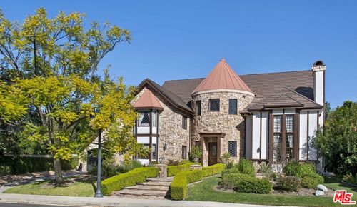 4618 Westchester Dr, Woodland Hills, CA, 91364-5657 | Card Image