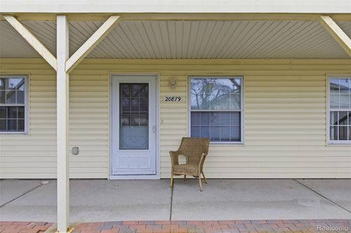 20879 Flora St, Roseville, MI, 48066-4582 | Card Image