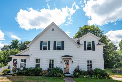 10 Abbott St, Derry, NH, 03038-2051 | Card Image