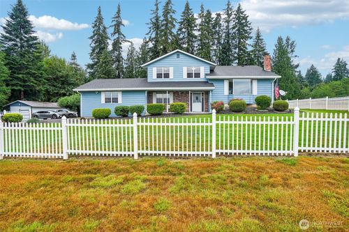 2032 W Dove Ave, La Center, WA, 98629-3257 | Card Image