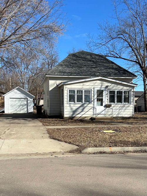 314 S 7th St, Estherville, IA, 51334-2335 | Card Image