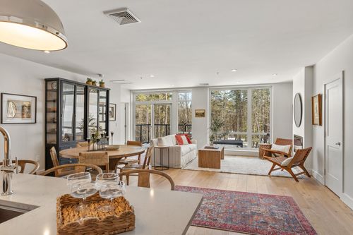 305-267 Us Route 1, Falmouth, ME, 04105 | Card Image