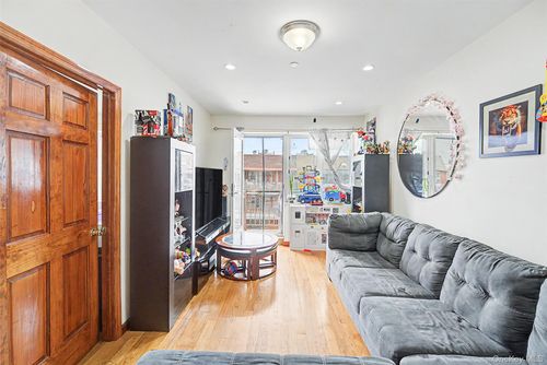 3a-57-50 Granger St, Corona, NY, 11368-4564 | Card Image