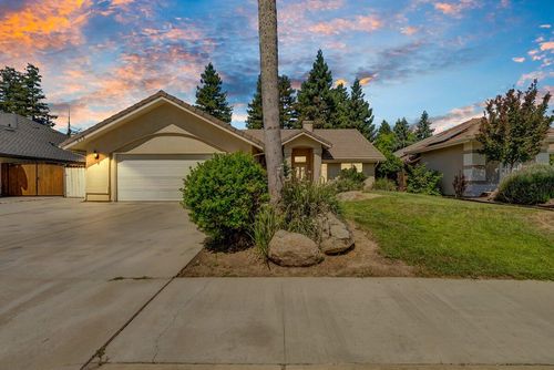 575 Brandy Way, Porterville, CA, 93257-6909 | Card Image