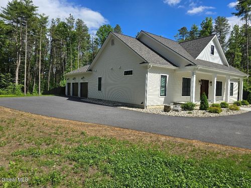 28 South Rd, Gansevoort, NY, 12831-1117 | Card Image