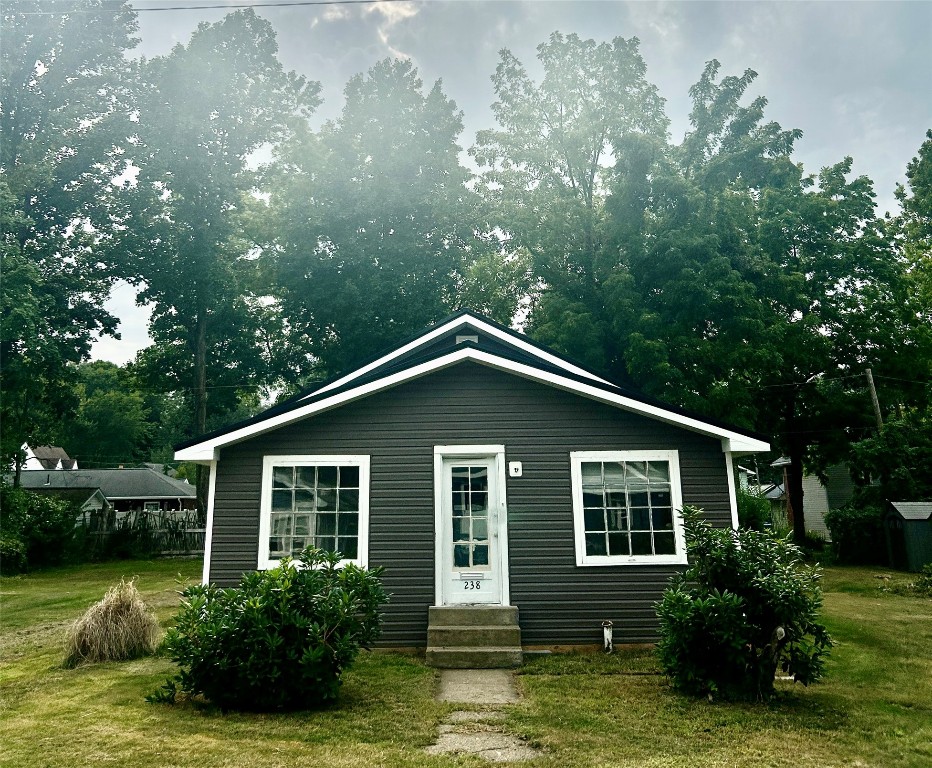 Beachgrove Dr, Erie, PA 16505