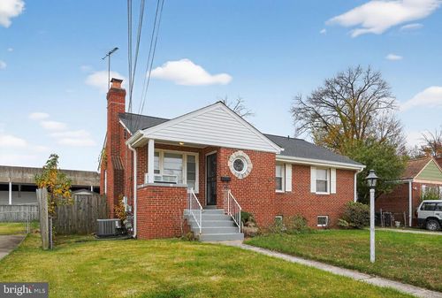 2817 Colebrooke Dr, TEMPLE HILLS, MD, 20748-1308 | Card Image