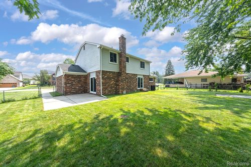 3669 Fernleigh Dr, Troy, MI, 48083-5716 | Card Image