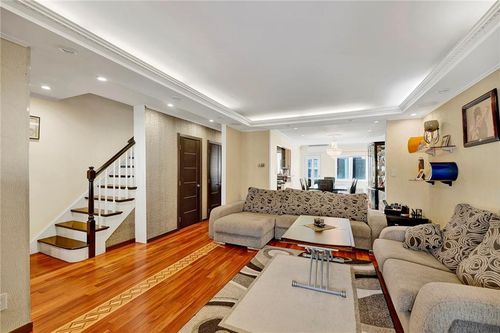 138 Bay 11th St, Brooklyn, NY, 11228-3703 | Card Image