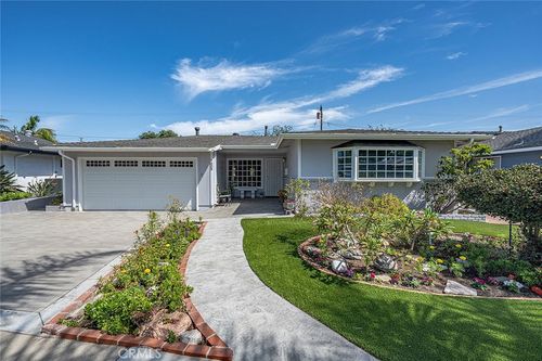 7009 E El Paseo St, Long Beach, CA, 90815-3507 | Card Image