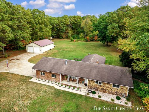 6890 14th St, Spring Lake, MI, 49456-9683 | Card Image