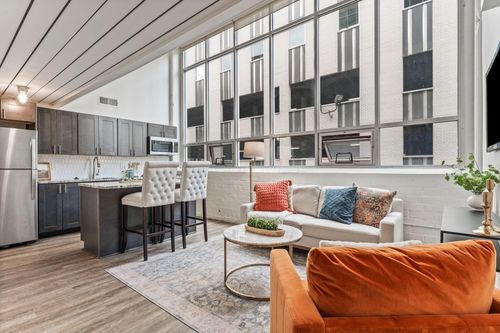 211-60 E Spring Street, Columbus, OH, 43215 | Card Image