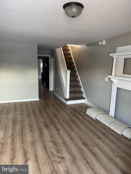 237 Maple St, READING, PA, 19602-1922 | Card Image