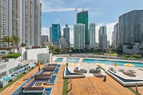 1210-92 Sw 3rd St, Miami, FL, 33130-3074 | Card Image