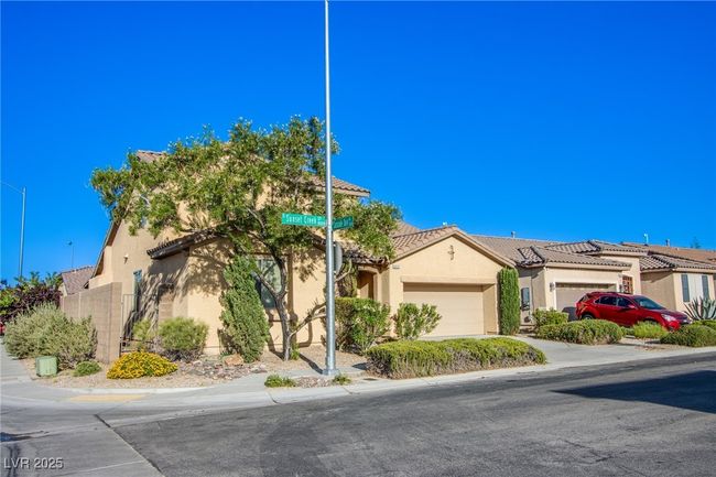8026 Sunset Creek St, House other with 3 bedrooms, 3 bathrooms and null parking in Las Vegas NV | Image 31
