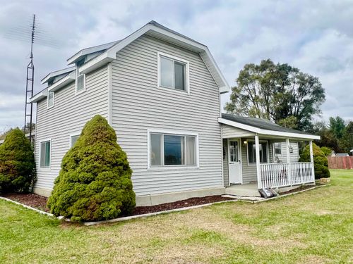 889 N Ferris Rd, Sumner, MI, 48889-9735 | Card Image