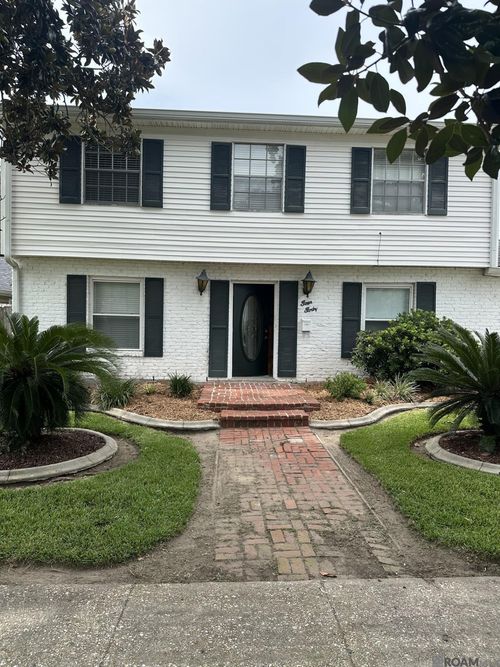 440 Holy Cross Pl, Kenner, LA, 70065-4107 | Card Image