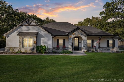 5900 Se Nowata Rd, Bartlesville, OK, 74006-4748 | Card Image