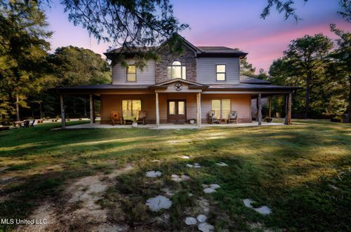 1088 Red Banks Rd S, Byhalia, MS, 38611-0415 | Card Image