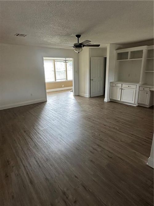 7725 Dogwood Drive, New Orleans, LA, 70126 | Card Image