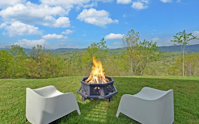433 Hawkeye Trl, Home with 3 bedrooms, 3 bathrooms and null parking in Marble NC | Image 56
