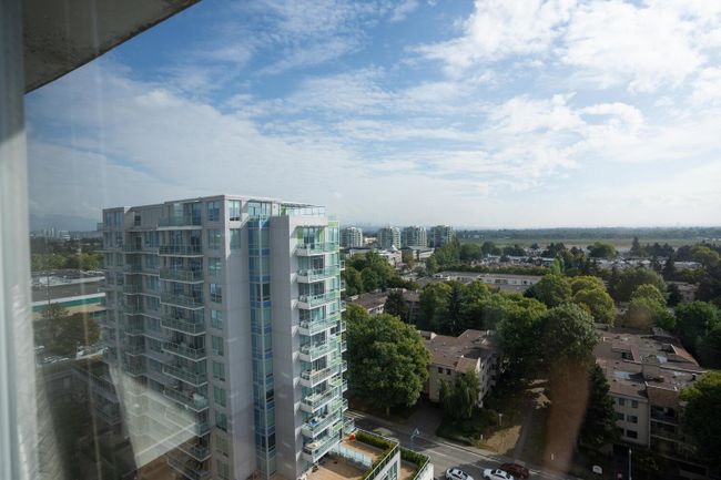 1801 - 8288 Lansdowne Road, Condo with 2 bedrooms, 2 bathrooms and 2 parking in Richmond BC | Image 22
