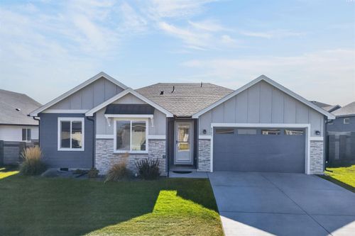 8383 Lennox St, West Richland, WA, 99353-5532 | Card Image