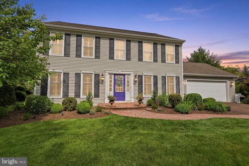 271 Saxony Dr, NEWTOWN, PA, 18940-1685 | Card Image