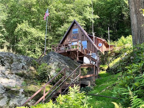 688 N Tunnel Rd, Kennerdell, PA, 16374-3532 | Card Image