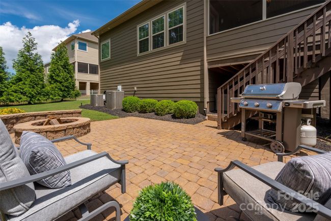 Paver patio - great for entertaining | Image 38