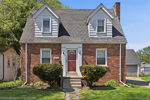 18689 Five Points St, Redford, MI, 48240-1727 | Card Image