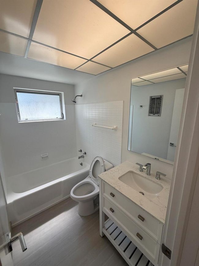 APT-1B - 2613 Ne 28 Th Ct, Condo with 2 bedrooms, 2 bathrooms and null parking in Lighthouse Point FL | Image 18