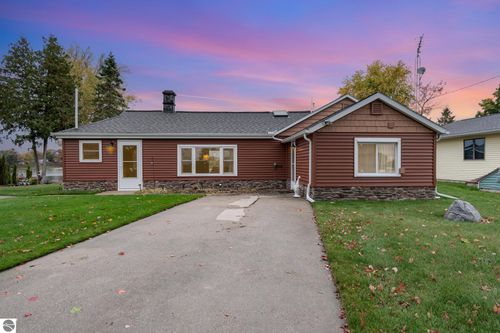 5711 Lakeview Dr, Hale, MI, 48739-8821 | Card Image