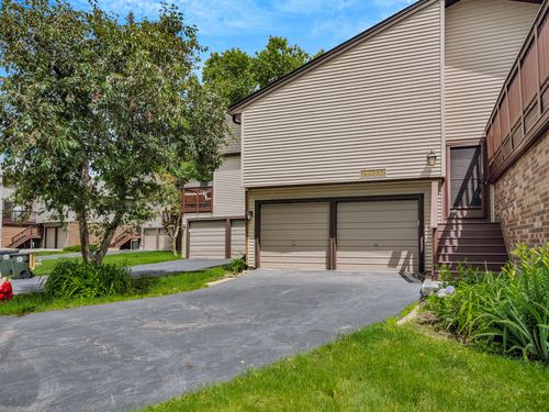 29W337 White Oak Dr, Warrenville, IL, 60555-2685 | Card Image