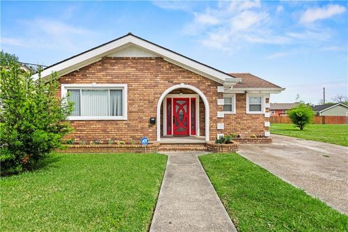 921 Lamanche St, New Orleans, LA, 70117-2662 | Card Image