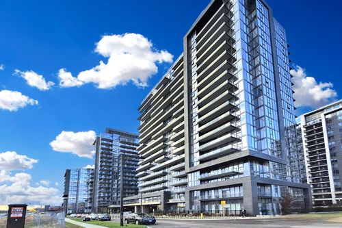202-10 Gatineau Dr, Vaughan, ON, L4J0L2 | Card Image