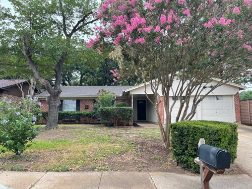 5500 Holly Trl, Arlington, TX, 76016-1645 | Card Image