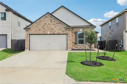 657 Bailey Park Dr, Jarrell, TX, 76537-1985 | Card Image