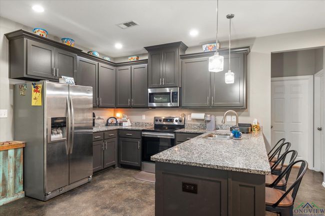 803 E 9 Th St, House other with 3 bedrooms, 2 bathrooms and null parking in Mt Pleasant TX | Image 10
