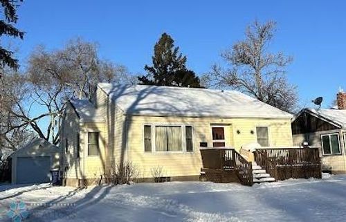 1025 12th Street S, Moorhead, MN, 56560 | Card Image