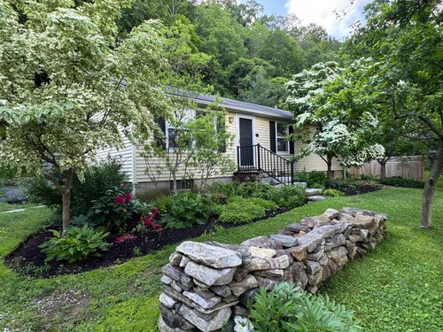 15 Echo St, Salisbury, CT, 06068-1831 | Card Image
